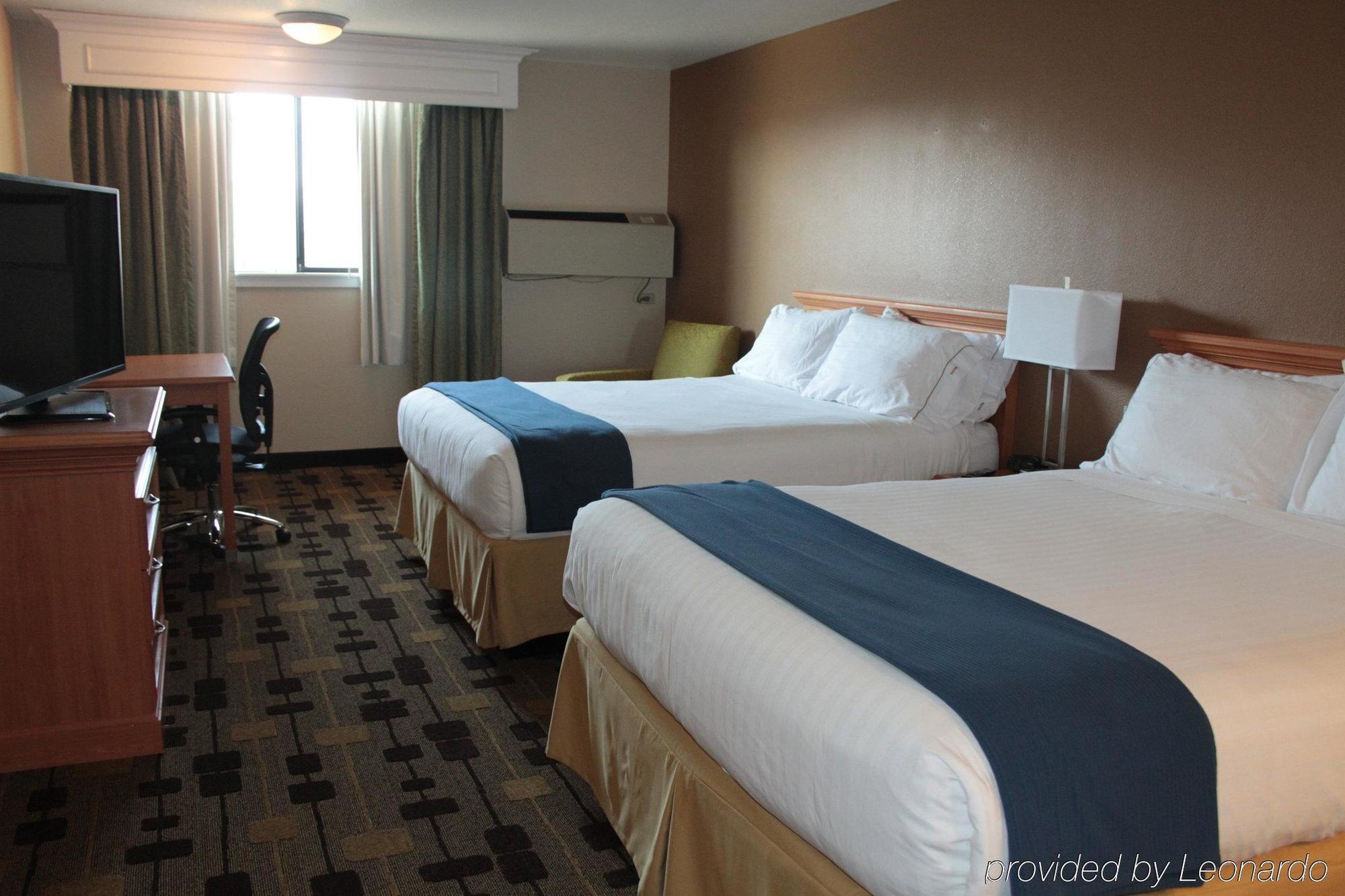Holiday Inn Express Corning By Ihg Exterior photo