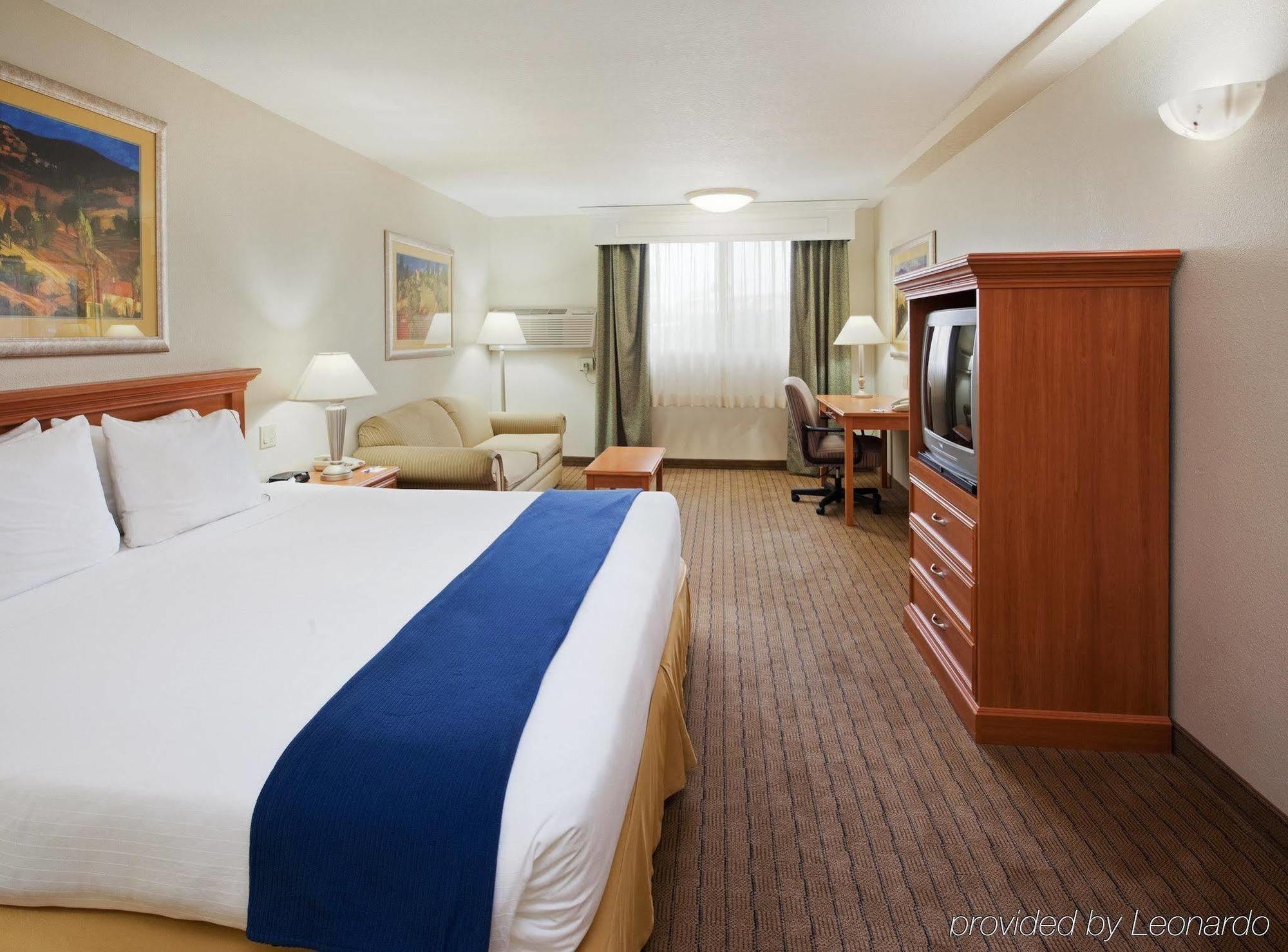 Holiday Inn Express Corning By Ihg Exterior photo