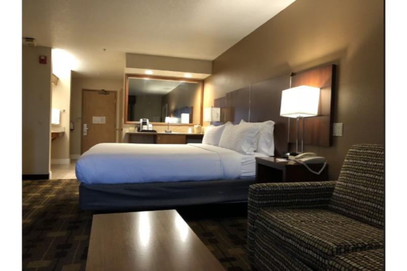 Holiday Inn Express Corning By Ihg Exterior photo